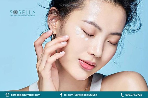 Sử dụng kem mắt 