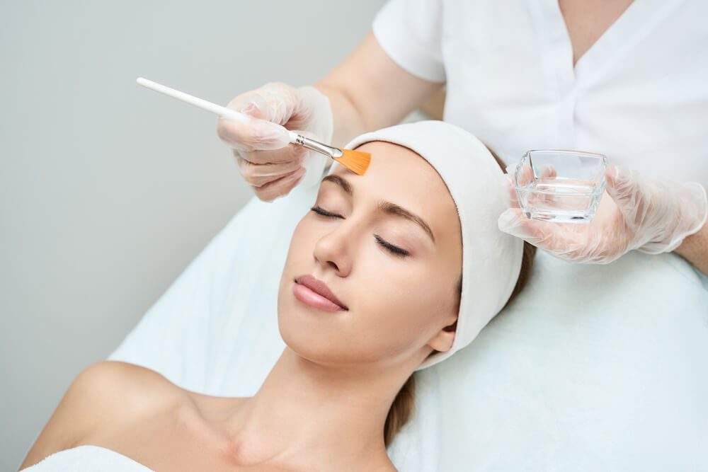PREMIUM BRIGHTENING SKIN service for facial skincare